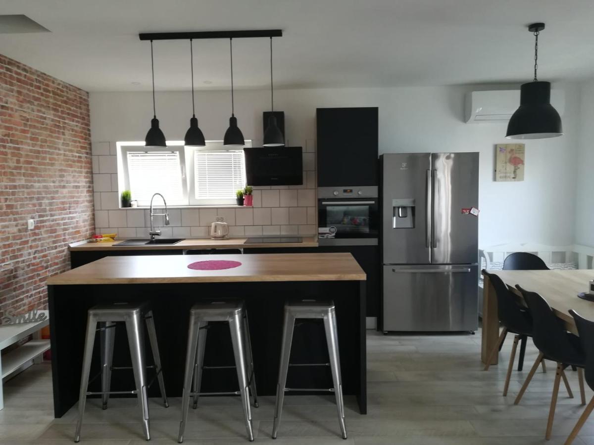 Apartmani Radic Rg Rogoznica  Exterior foto
