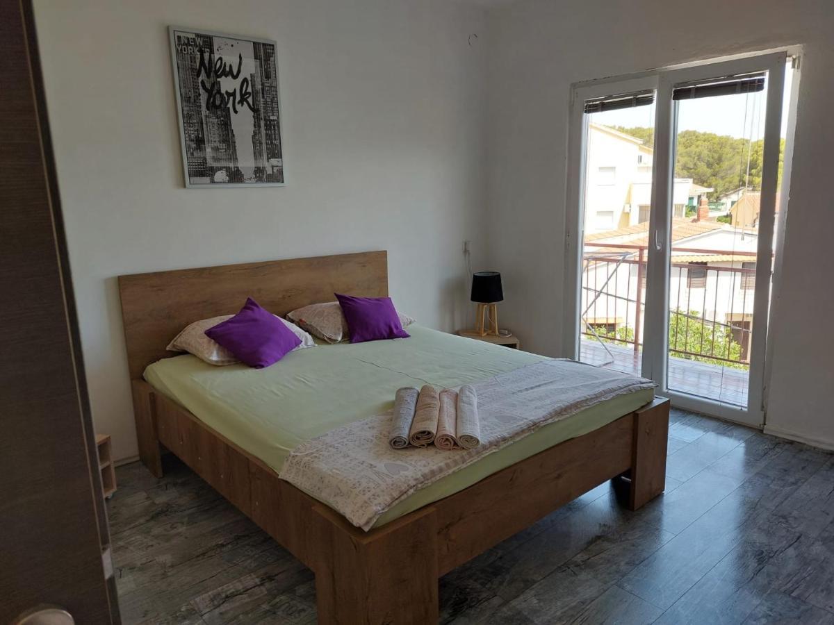 Apartmani Radic Rg Rogoznica  Exterior foto